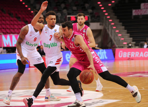 这在中场位 这在中场位